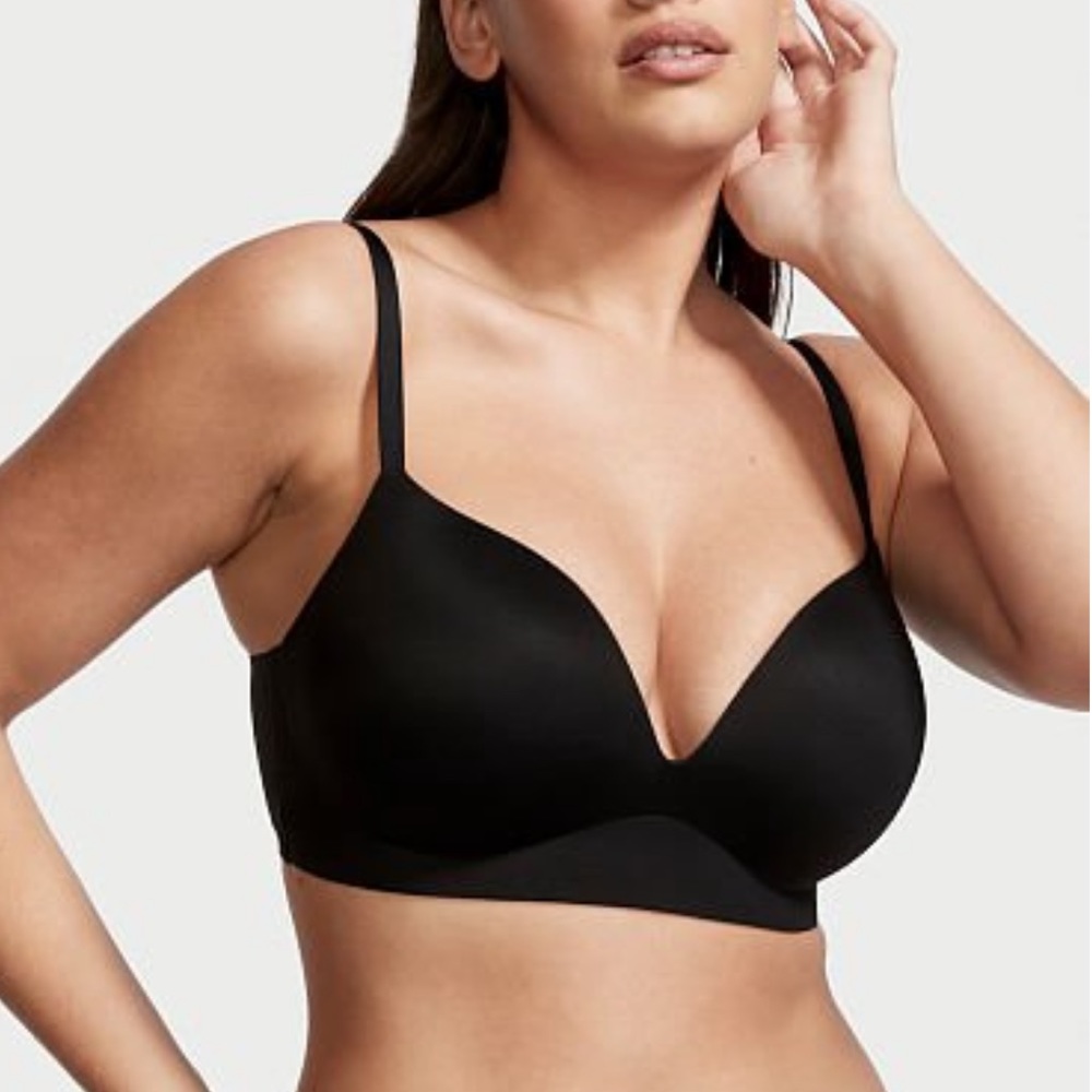 Victoria Secret Wireless Push Up Incredible Bra Black 36C Lace Straps